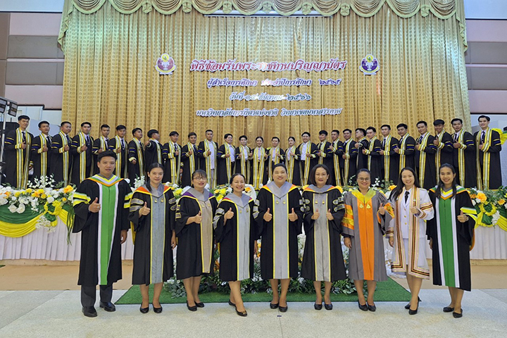 คณะศิลปศาสตร์ ร่วมแสดงความยินดีกับนักศึกษา เข้าร่วมพิธีฝึกซ้อมรับพระราชทานปริญญาบัตร ประจำปีการศึกษา 2565