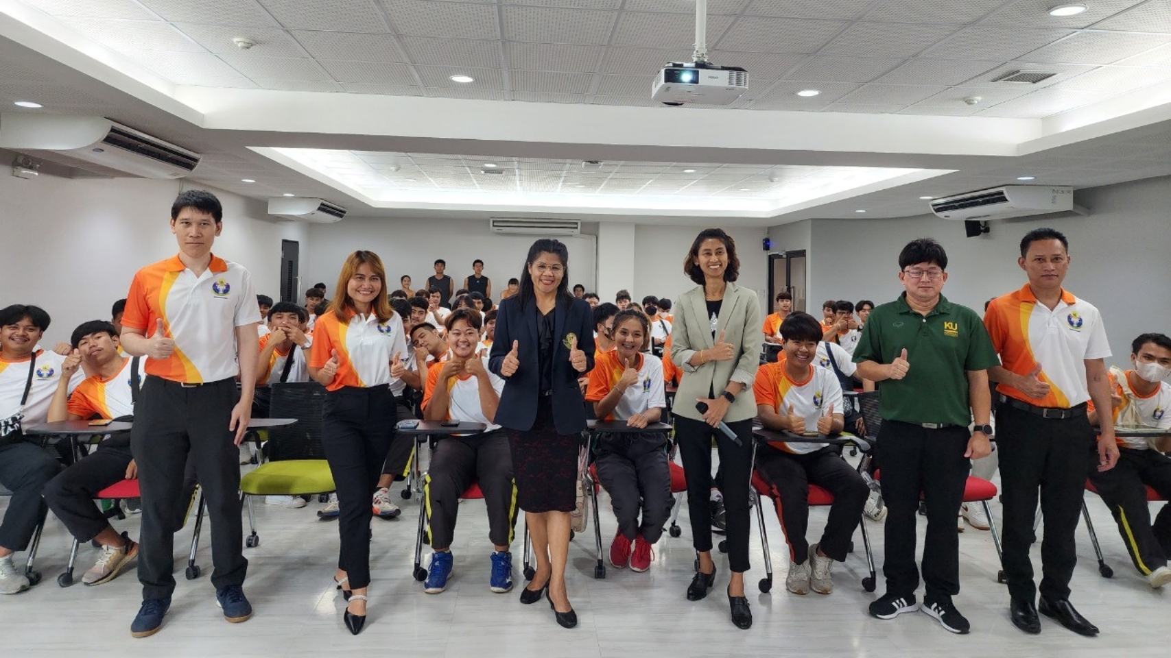 นำนักศึกษาหลักสูตรสาขาวิชาวิทยาศาสตร์การออกกำลังกายและกีฬา ชั้นปีที่ 4 ศึกษาดูงาน ณ คณะวิทยาศาสตร์การกีฬา มหาวิทยาลัยเกษตรศาสตร์ วิทยาเขตกำแพงแสน จ.นครปฐม การกีฬาแห่งประเทศไทย หัวหมาก กรุงเทพฯ และมหาวิทยาลัยการกีฬาแห่งชาติ วิทยาเขตสมุทรสาคร