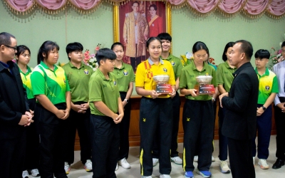 ขอแสดงความยินดีกับทีมรักบี้ฟุตบอล มกช.มค. คว้ารางวัลชนะเลิศ ทั้งประเภททีมชายและทีมหญิง...